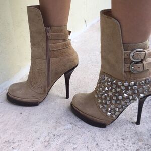 Studded boots 